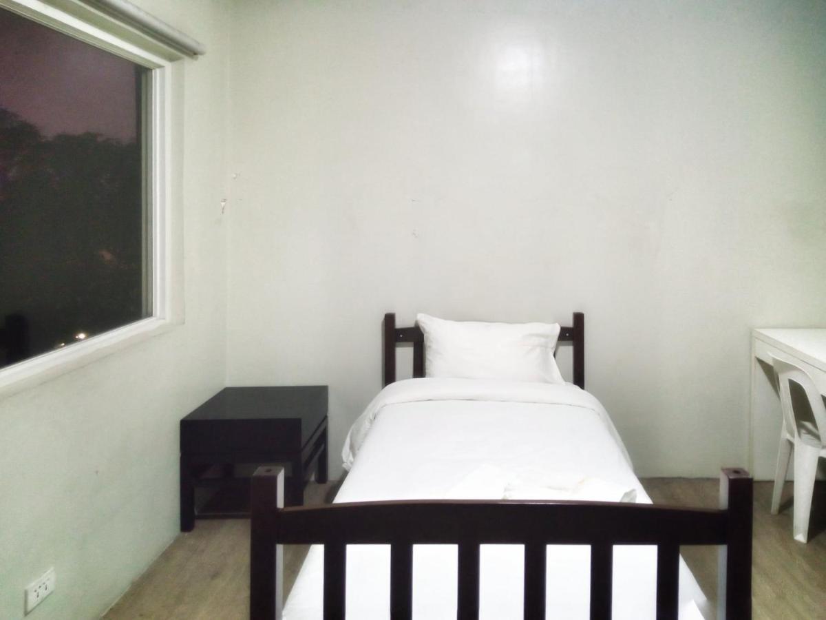 White Knight Hotel Saint Anne Manila Bagian luar foto