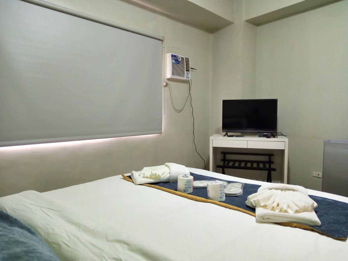 White Knight Hotel Saint Anne Manila Bagian luar foto